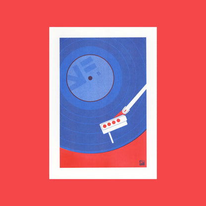 Minimalist risograph art print of a vinyl record in blue and red tones by VrijFormaat. Modern wall art celebrating music, retro design, and everyday nostalgia. Perfect decor for creative homes, studios, and music lovers in Belgium, the Netherlands, France, and Germany.