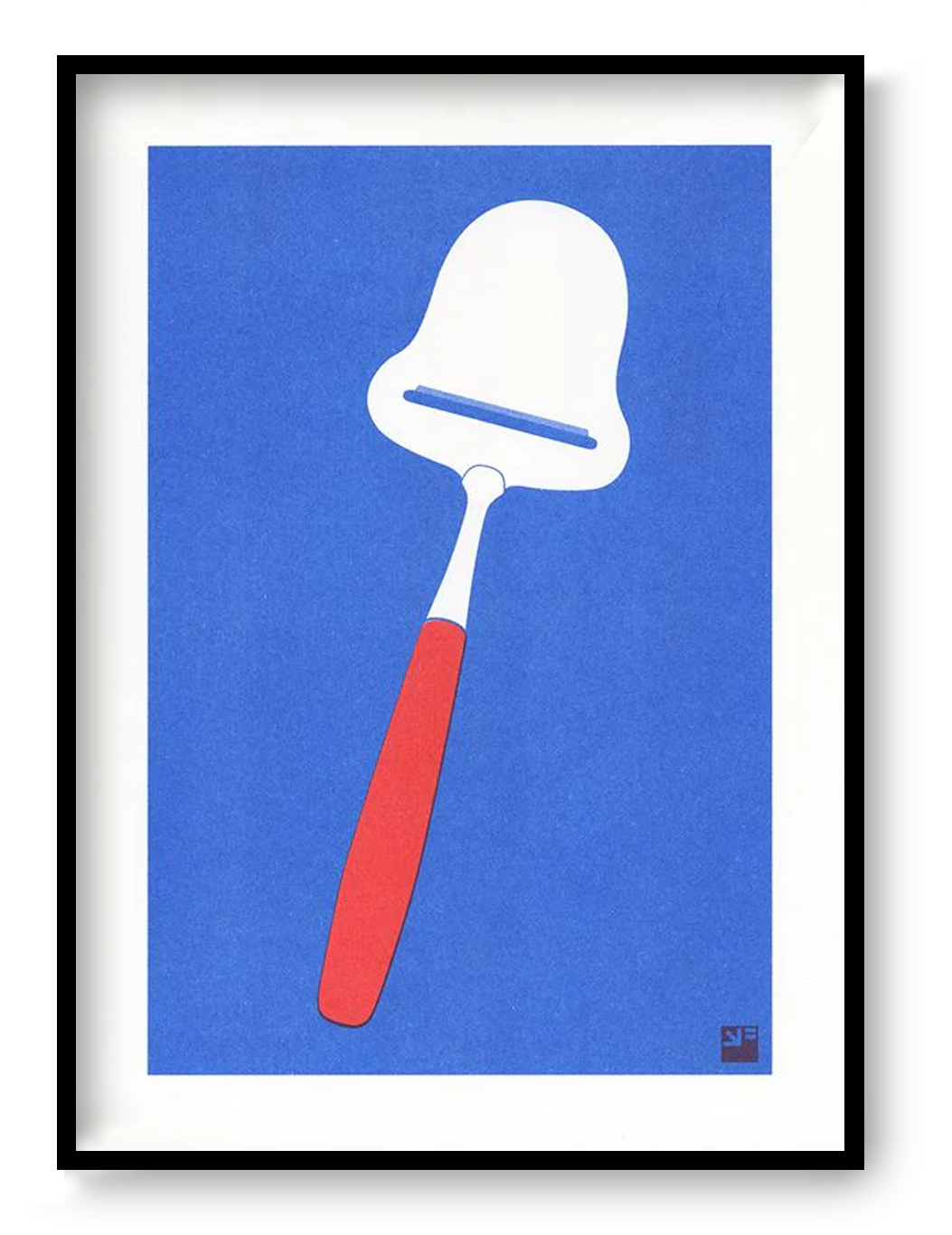 Minimalist risograph art print titled Cheese Slicer by VrijFormaat, featuring a red-handled cheese slicer on a deep blue background. Bold two-tone design inspired by everyday Dutch kitchen objects, printed on Biotop 160g paper in Utrecht. Perfect wall art for modern interiors and design enthusiasts.