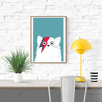 Cat Bowie White by Doozal – 30x40 cm art print of a white cat with David Bowie’s iconic red lightning bolt face paint on a teal background. Fun pop-culture wall art for kids’ bedrooms or modern interiors. Printed in France/EU on FSC-certified eco-friendly paper, unframed poster.