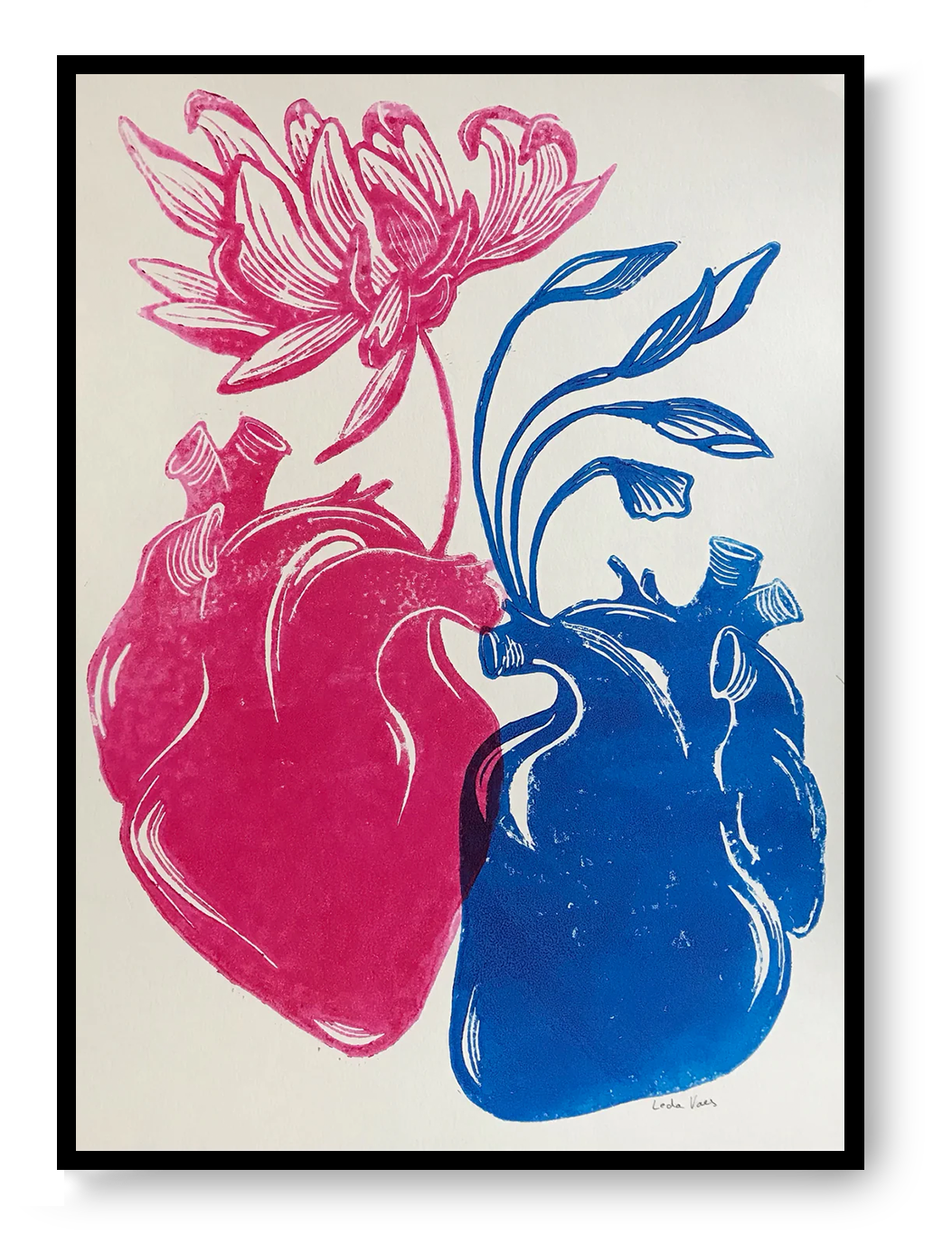 Red and blue anatomical heart linocut print with blooming flower and botanical details by Belgian artist Leda Vaes, handmade contemporary wall art in A3 format.