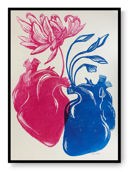 Red and blue anatomical heart linocut print with blooming flower and botanical details by Belgian artist Leda Vaes, handmade contemporary wall art in A3 format.